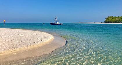 Modern Beach House...<br>Bike to beach, shopping and restaurants.