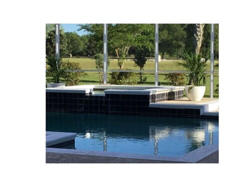 Yksityinen vanha puutarha!