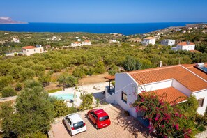 Exterior - Villa Olive Garden in Western Crete, with private pool, sleeps 11 & sea views (Plaka, Chania)