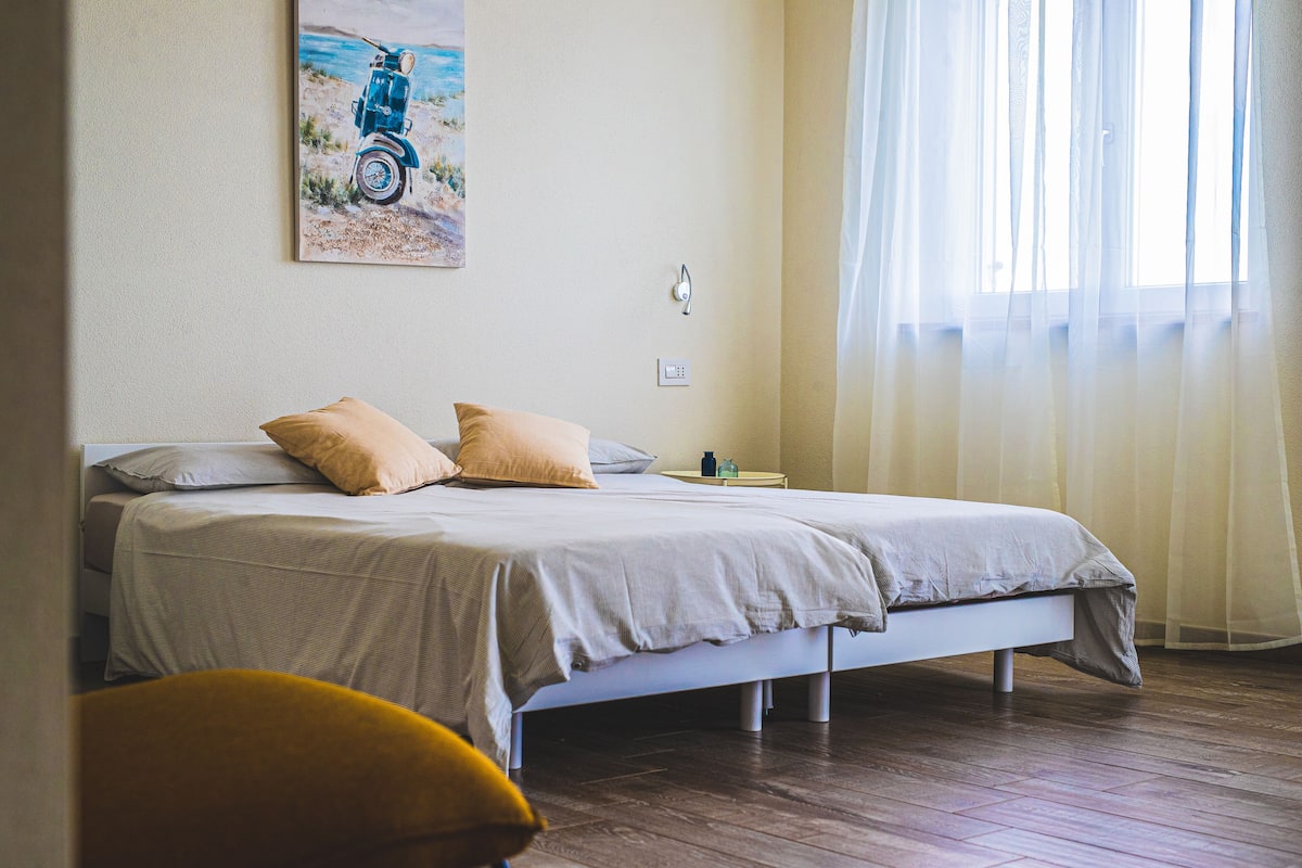1 bedroom, premium bedding, down comforters, memory foam beds