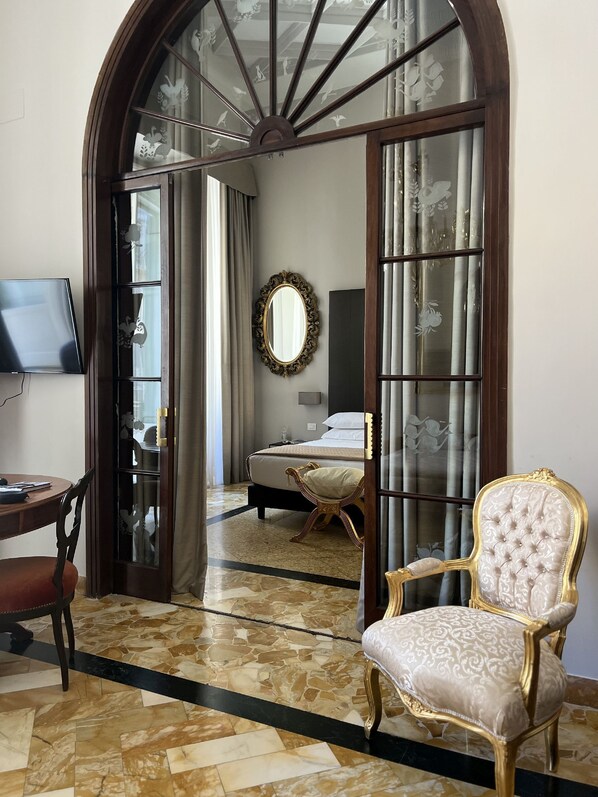 Minibar, in-room safe, desk, blackout curtains