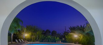 Coral Bay Villa. Private Pool (5x10m), Completely Private, VILLAS FOR GROUPS 