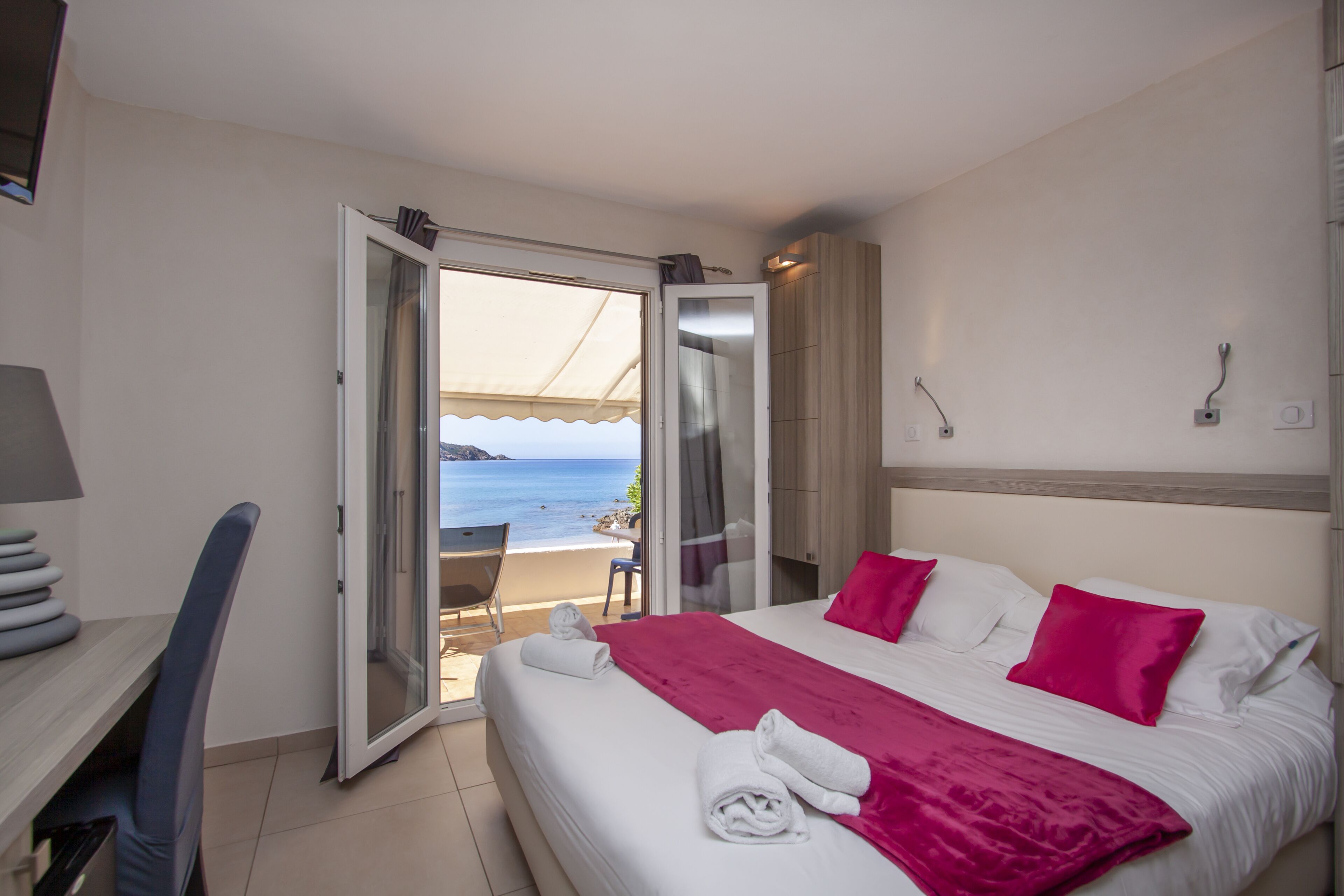 Kamar Quadruple | Tempat tidur bayi gratis dan dapat diakses tamu berkursi roda