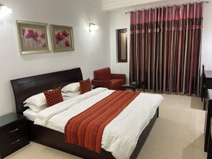 6 bedrooms, WiFi, bed sheets - Shean Family Green Farm (Ghitorni) (New Delhi)