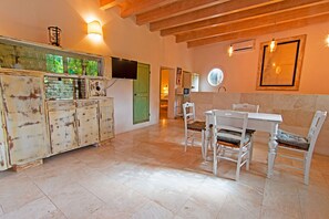 Dining - Le Grotte Cottage (Portoferraio)