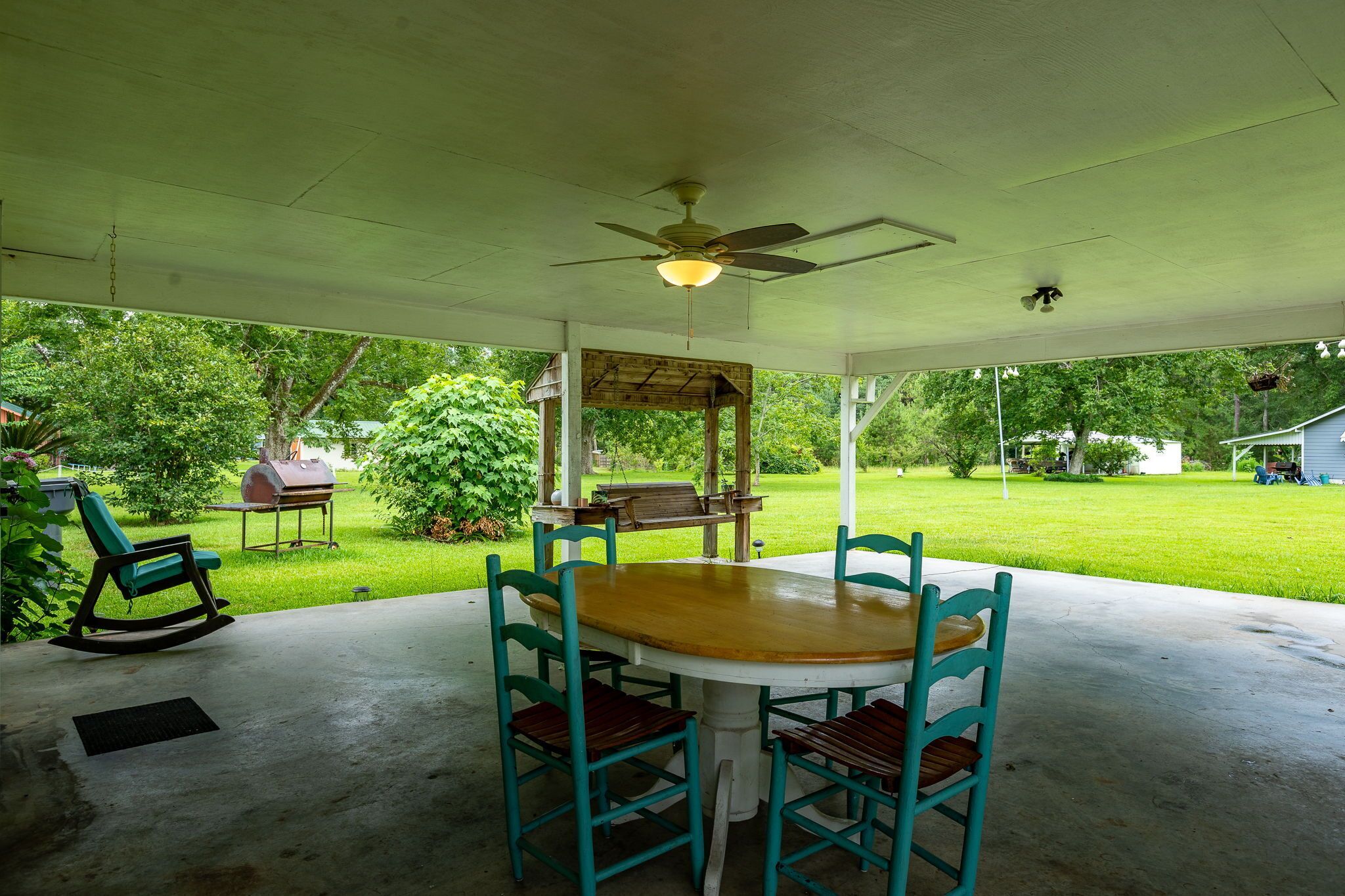 屋外ダイニングエリア