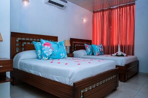 Double Room, 2 Double Beds, Air conditioning | Egyptian cotton sheets, premium bedding, free WiFi, bed sheets - Hotel Gold Premium (Bonao)