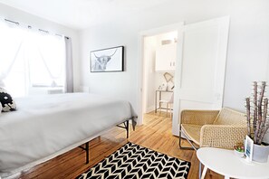 1 bedroom, desk, iron/ironing board, WiFi