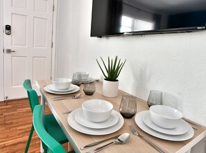Dining - Broadway Suites Downtown by RocketStay (Miami)