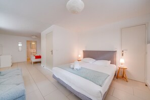 2 chambres, fer et planche à repasser, Wi-Fi gratuit, draps fournis