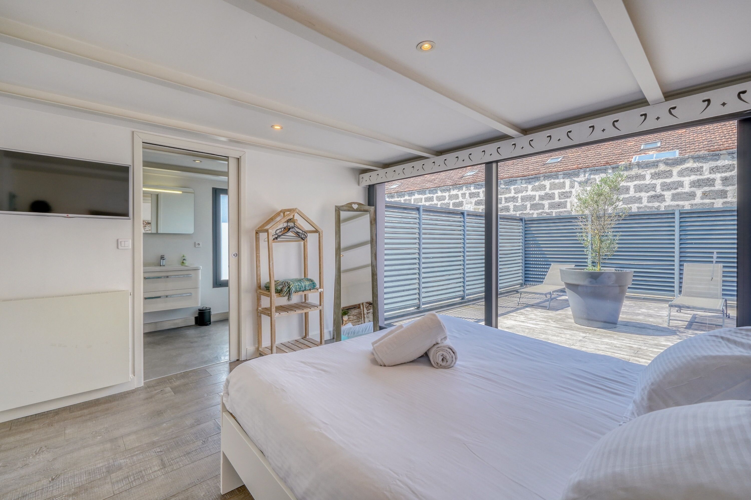 2 habitaciones, wifi gratis y ropa de cama 