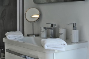 Haartrockner, Handtücher