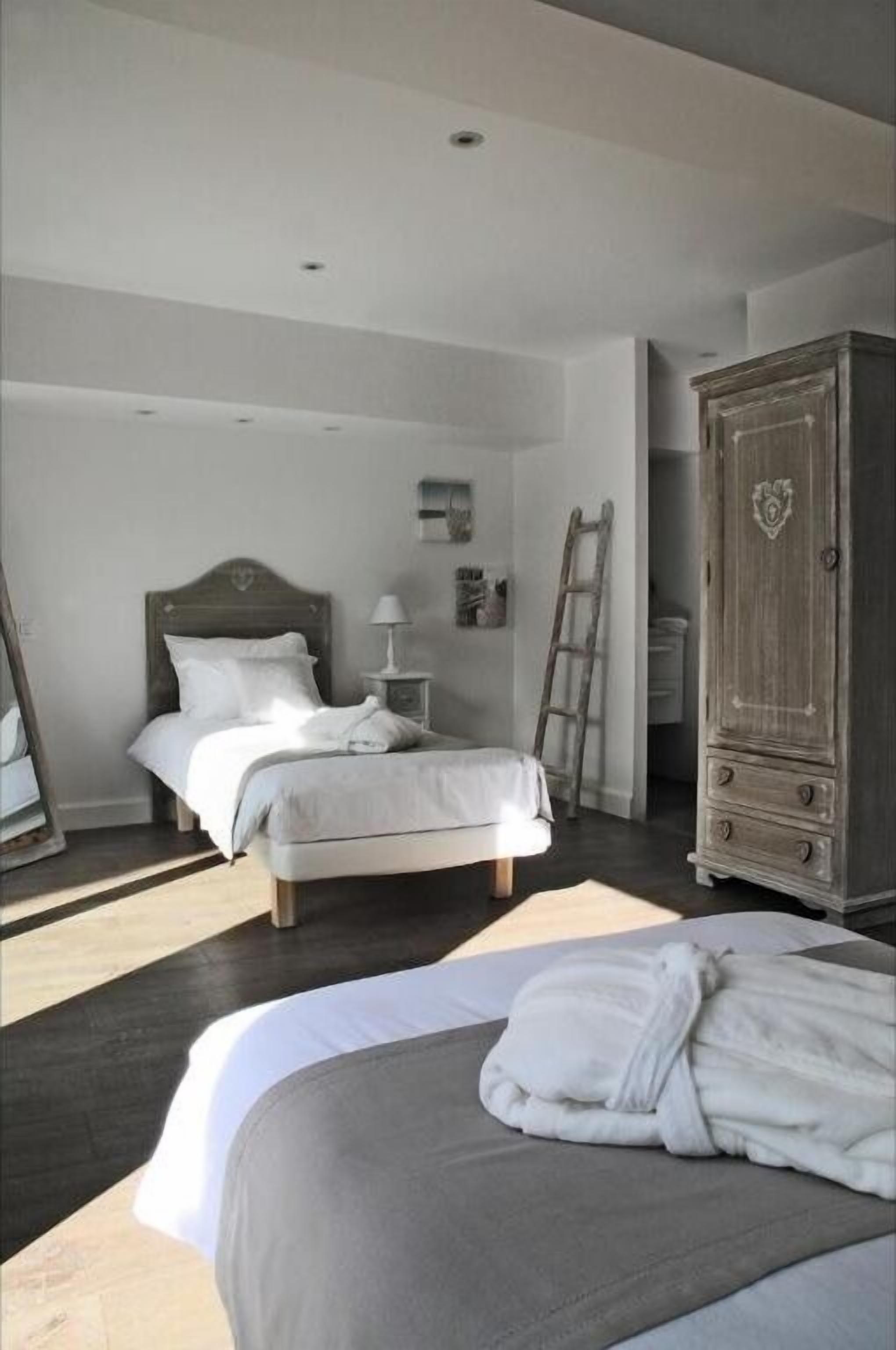2 habitaciones, wifi gratis y ropa de cama 
