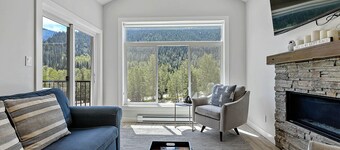 Modern 4 Season Mountain Living