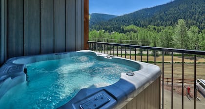 Modern 4 Season Mountain Living