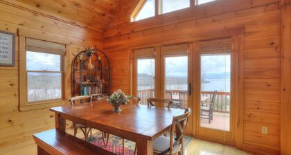 Upea näkymä Rangeley-järvelle ja kaikkea muuta mitä tarvitset hauskaan aikaan Rangeleyssa!