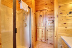 Shower, hair dryer, towels - 60 West - Beautiful home with STUNNING view of Rangeley Lake (Rangeley)