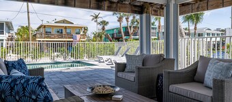 253 Oasis: Sunrise Views, Pool, Near Beach