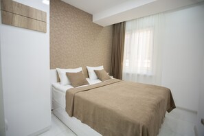 1 chambre, fer et planche à repasser, accès Internet