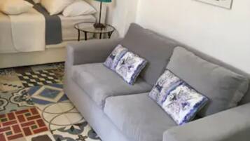 Estudio Confort (Olga) | Muebles diferentes, tabla de planchar con plancha y wifi gratis