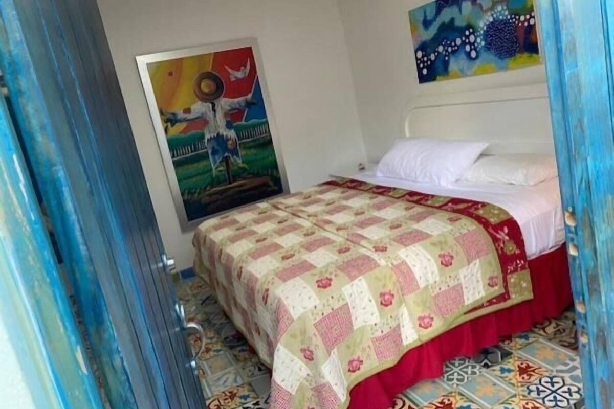 Standard Studio (Cinco) | Individually furnished, iron/ironing board, free WiFi, bed sheets