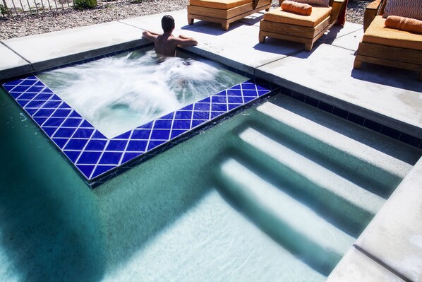 Outdoor pool - La Luz - Desert Modern Open Space (Desert Hot Springs)