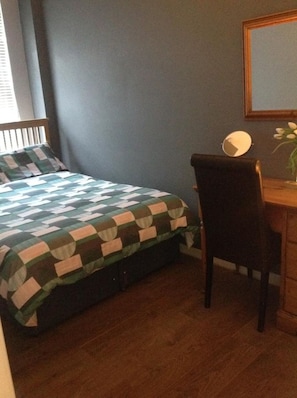 1 slaapkamer, een strijkplank/strijkijzer, reisbedje, wifi