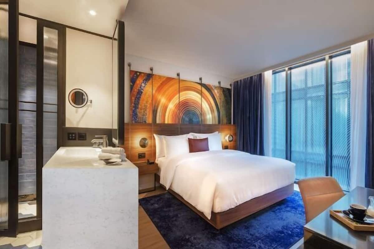 1 phòng ngủ, bộ đồ giường cao cấp, minibar, két bảo mật tại phòng