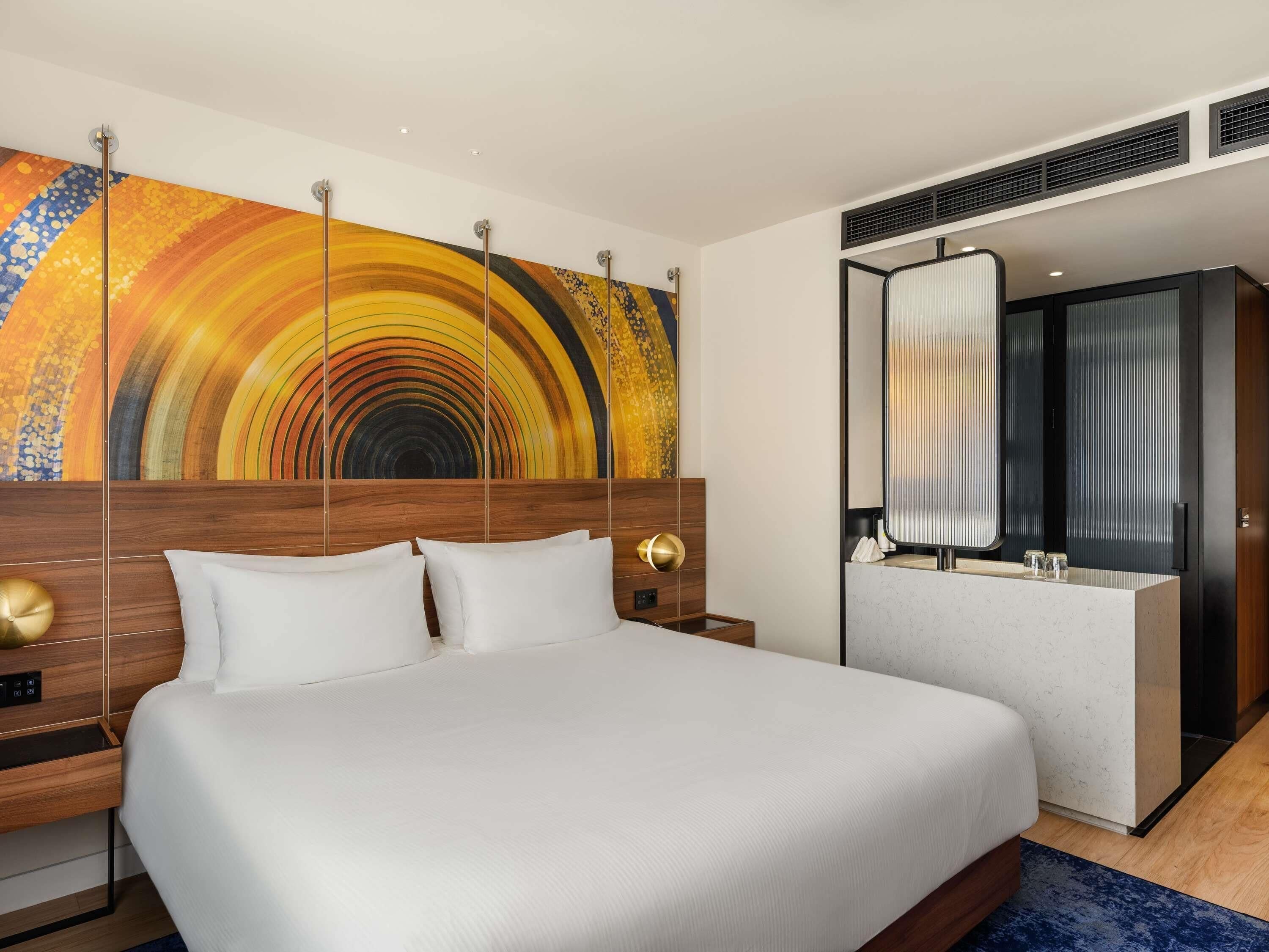 デラックス ルーム | 高級寝具、ミニバー、セーフティボックス (室内)、デスク