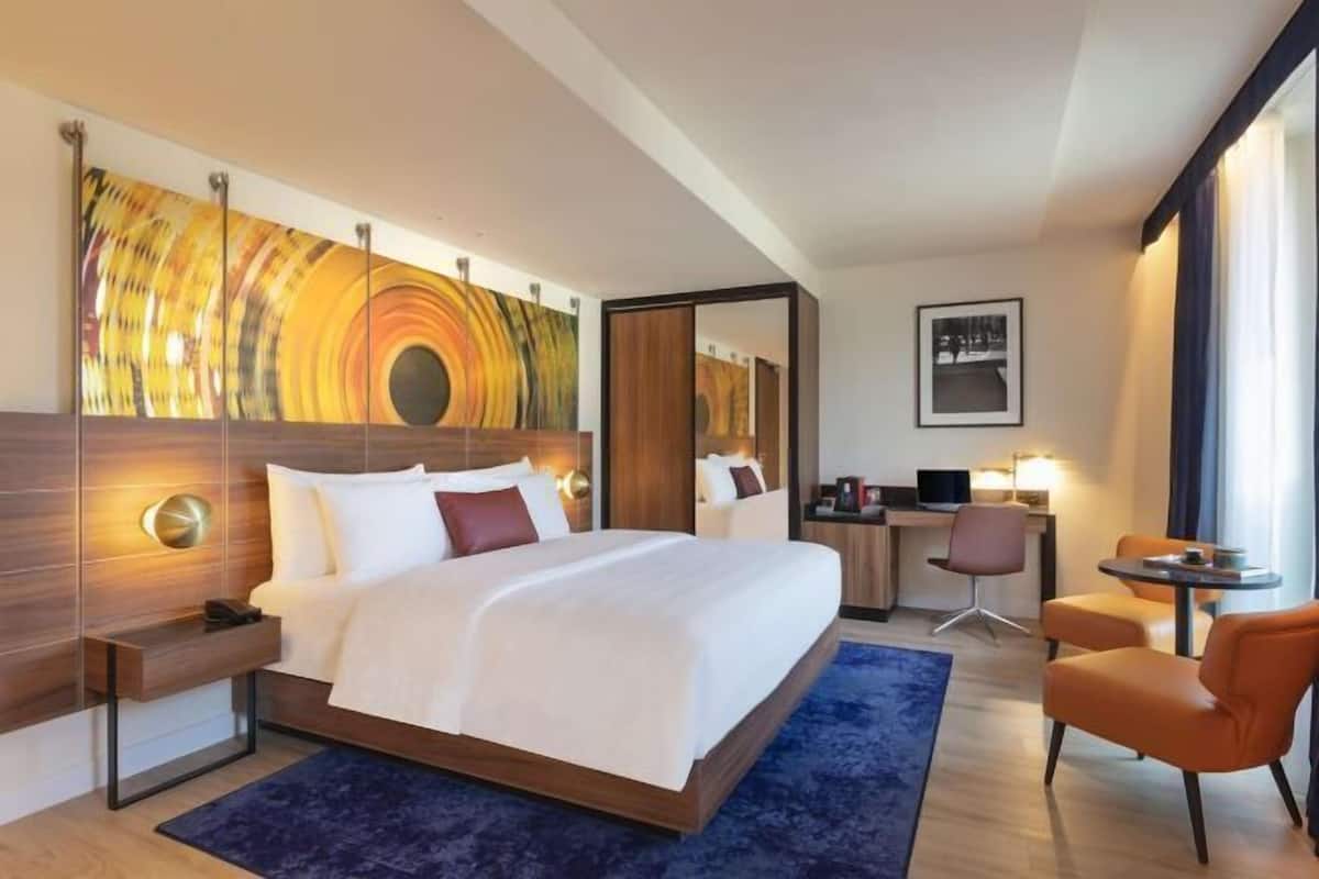 1 phòng ngủ, bộ đồ giường cao cấp, minibar, két bảo mật tại phòng