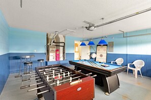 House | Game room