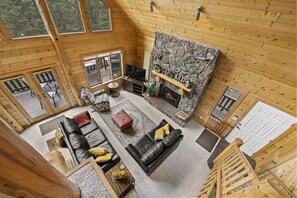 Älytelevisio, takka, pöytäjalkapallopöytä, pöytätennispöytä