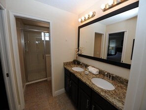 House | Bathroom - Champions Gate 8115 (Davenport)