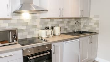 Appartement, salle de bains privée, vue montagne (Apartment 1) | Cuisine partagée