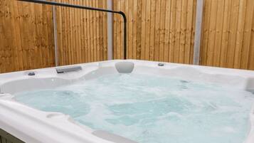 Superior Apartment, Private Bathroom (Apartment 3) | Garden
