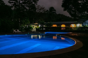 Front of property - Malekus Mountain Lodge (Guayabo)