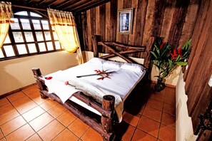 Deluxe Double Room, 1 King Bed | Hypo-allergenic bedding, down duvets, minibar, blackout curtains - Malekus Mountain Lodge (Guayabo)