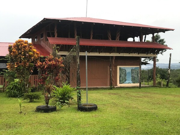 Exterior - The twisted wooden house (Rio Celeste)