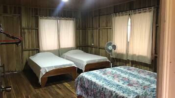 4 bedrooms, WiFi, bed sheets