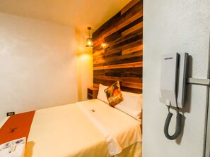 Individually furnished, desk, laptop workspace, free WiFi