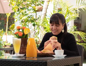 Café da manhã continental grátis todos os dias