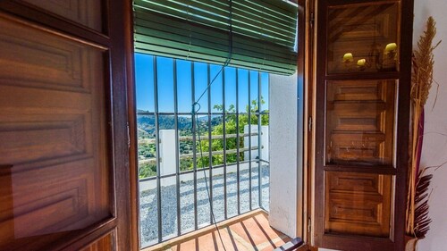 Cantoblanco II Viñuela by Ruralidays