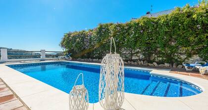 Cantoblanco II Viñuela by Ruralidays