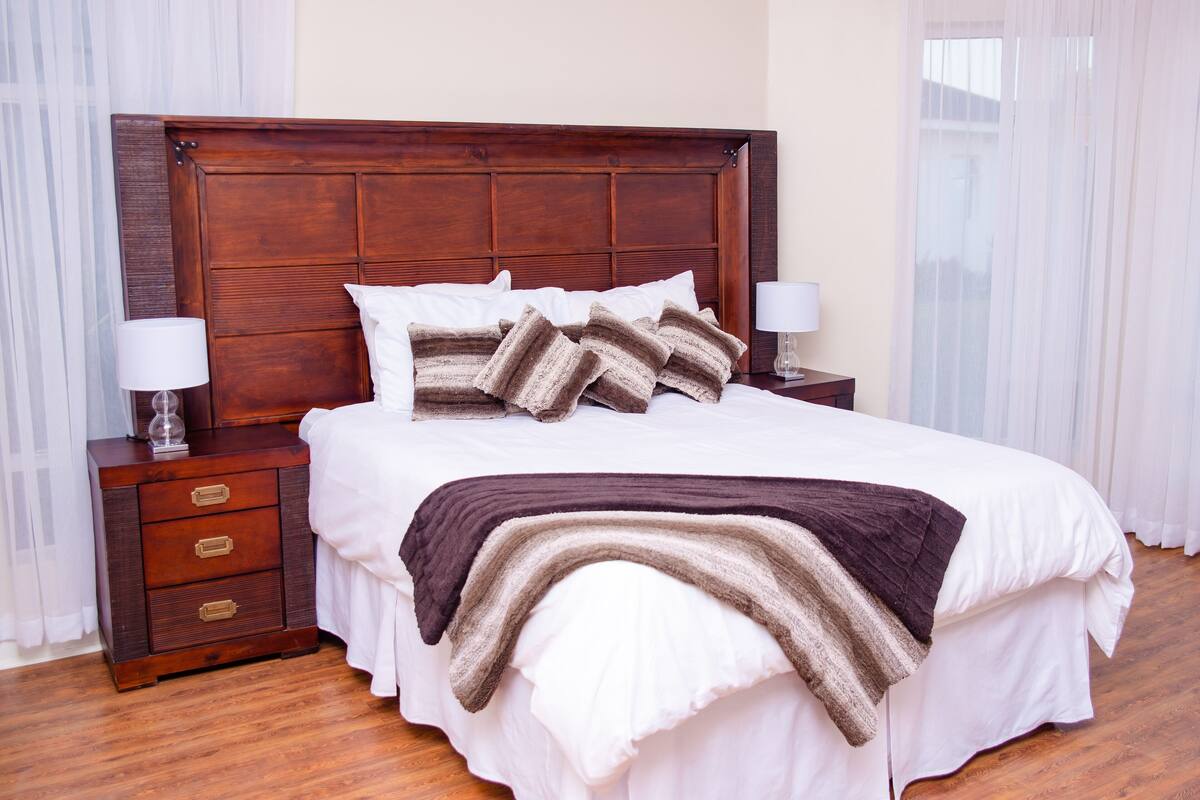 Double Room | Desk, iron/ironing board (on request), WiFi (free), bed sheets