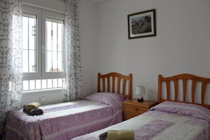 2 bedrooms, iron/ironing board, free WiFi, bed sheets - 2 Bed 2 Bath Apt Just Off The Villamartin Plaza, Perfect Location! (Orihuela Costa)