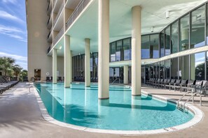 Piscina coperta, una piscina riscaldata