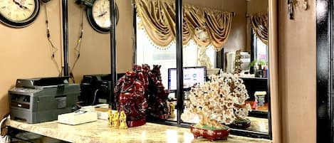Quầy tiếp tân