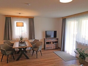 Dining - Apartment Jonas by Interhome (See)