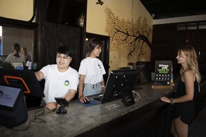 Lounge no saguão