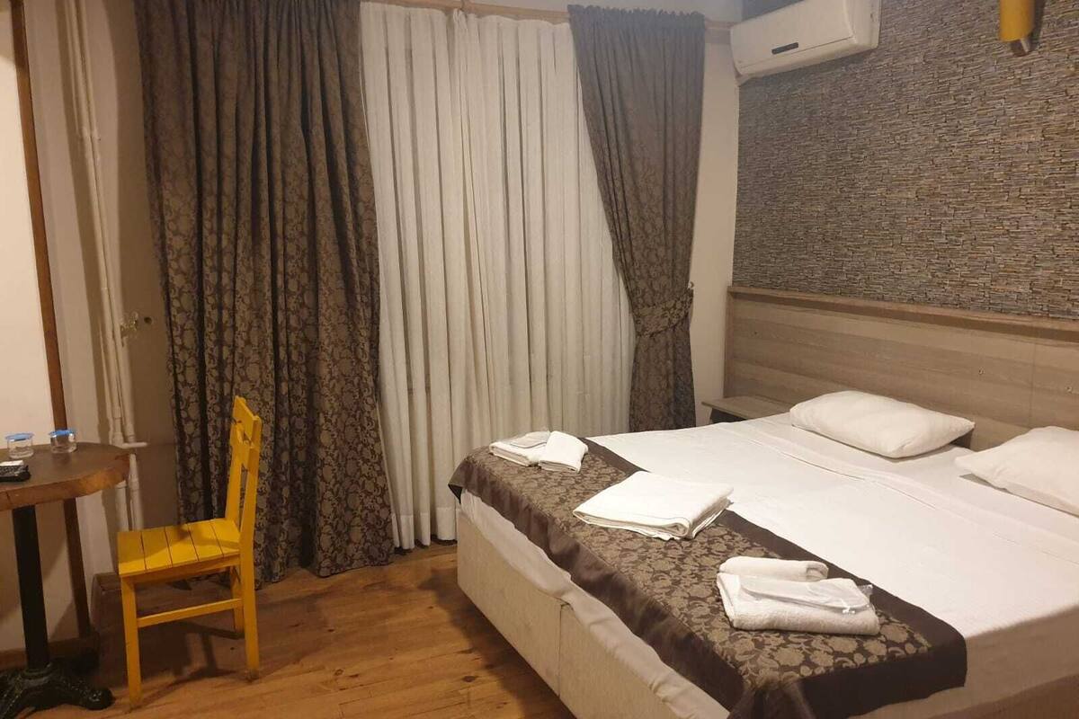 Classic Triple Room | WiFi (free), bed sheets